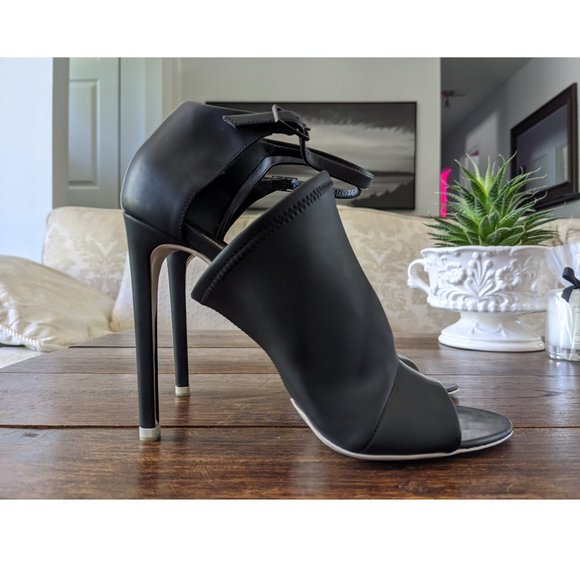 BALENCIAGA Leather Peep-Toe Booties - Picture 2 of 8